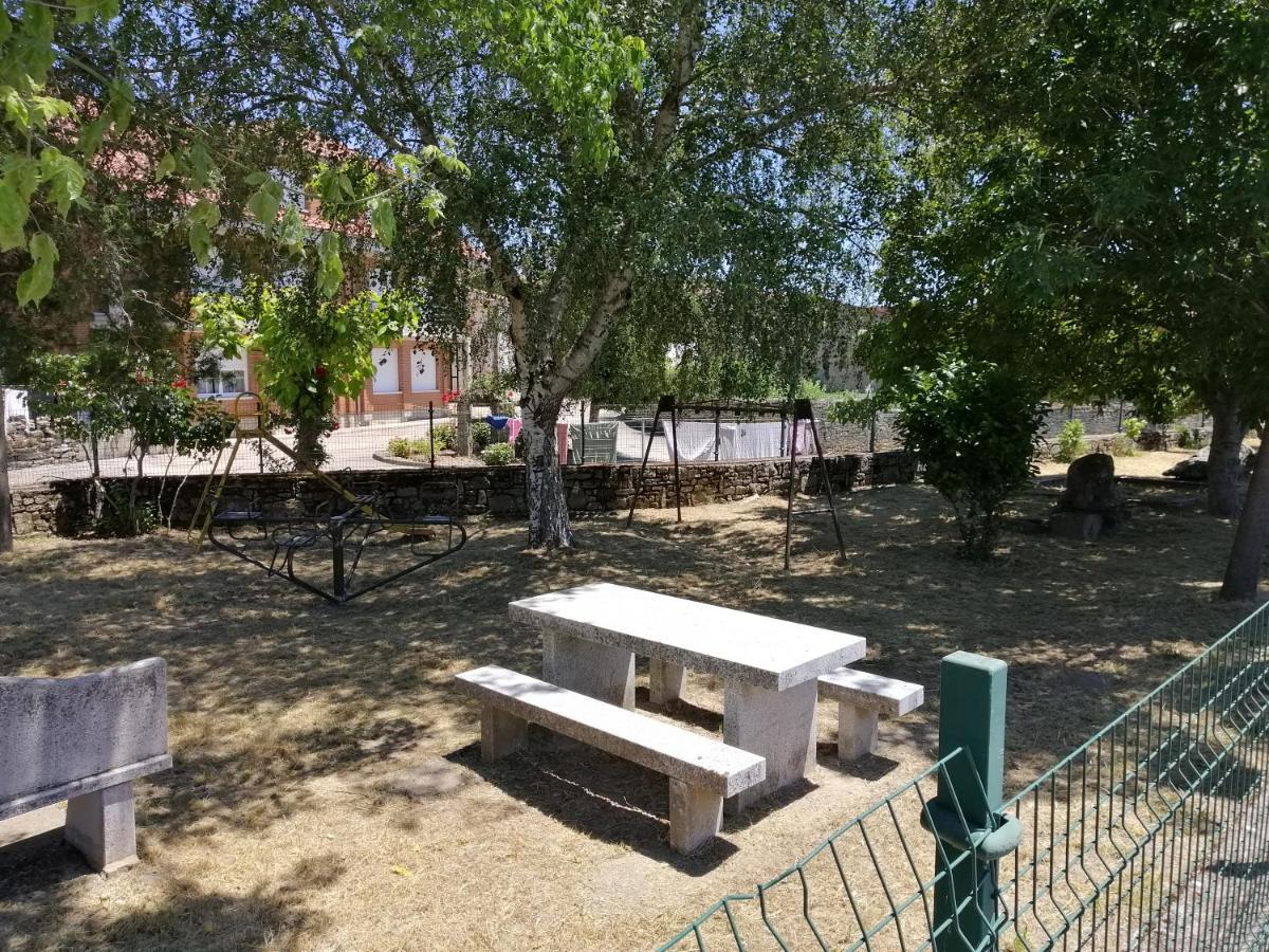 Hotel Rural Lajafriz Fornillos de Aliste Buitenkant foto